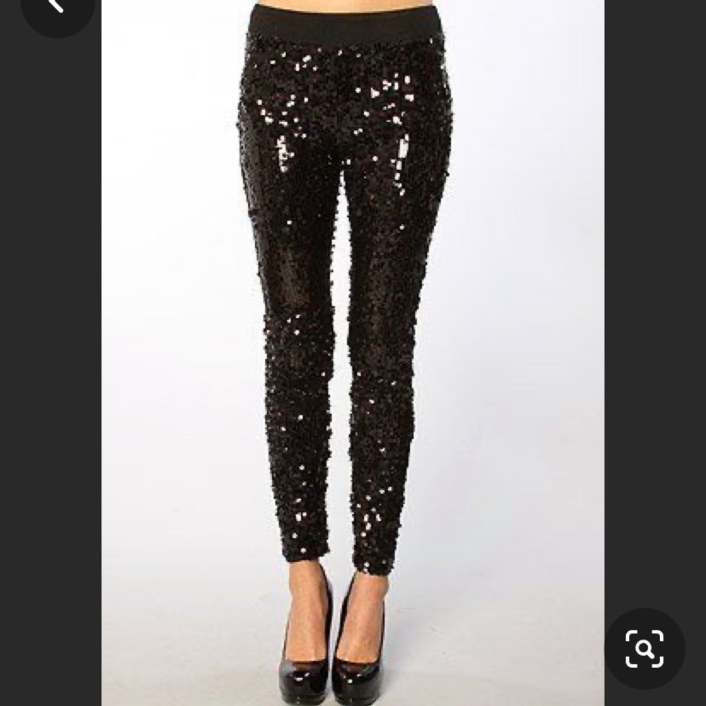 The gilded leggings by Blaque label black sequin